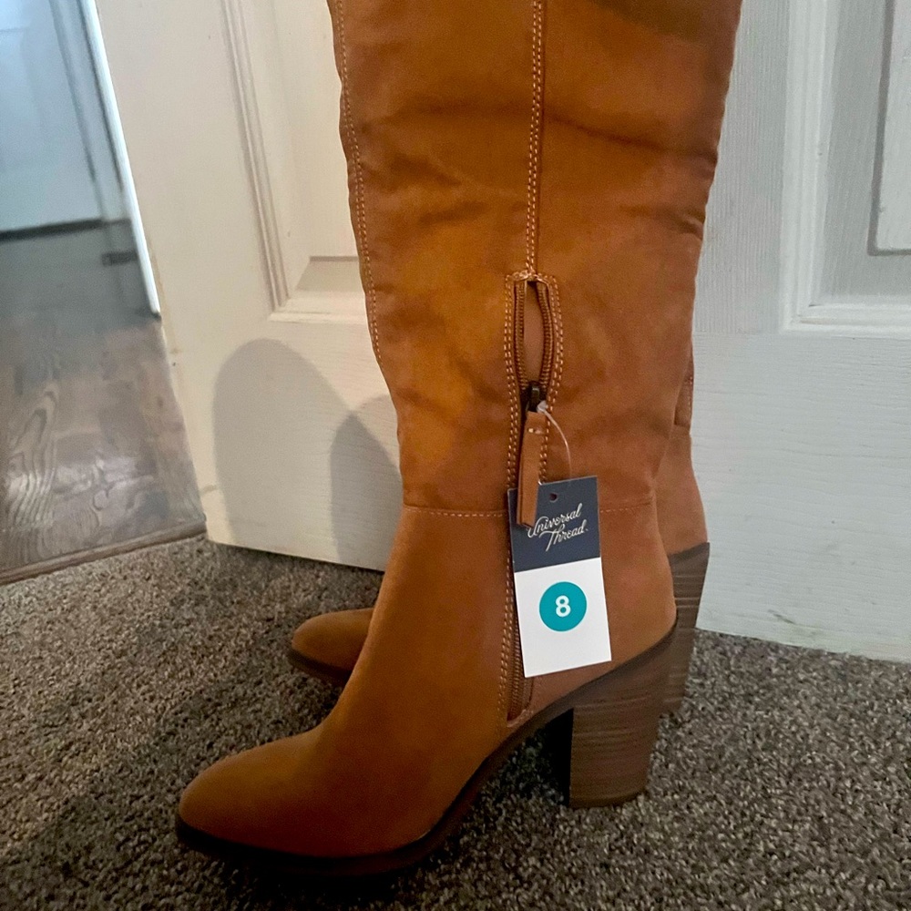 Women’s knee high boots, size 8, NWT